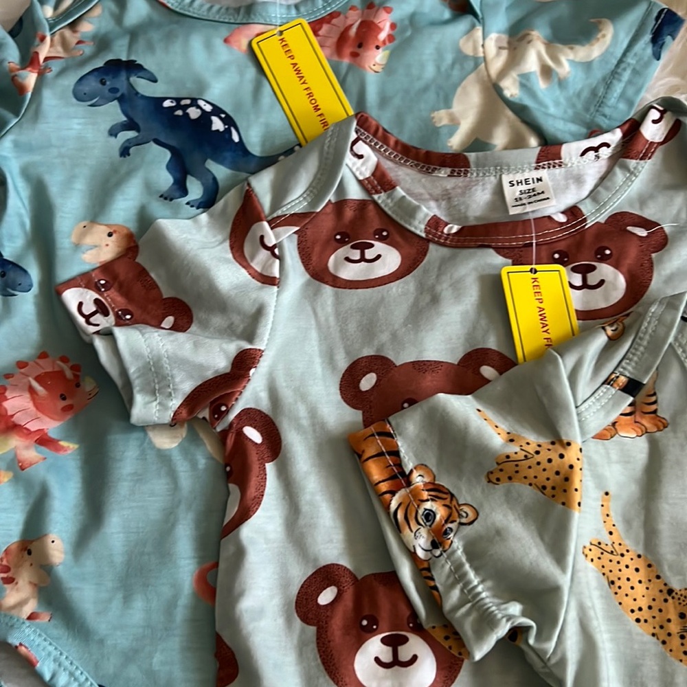 Set of 3 baby onesies